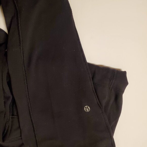 Lululemon Bundle - Swiftly top and joggers - Picture 2 of 9